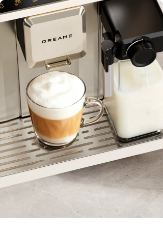 Πυκνός και μεταξένιος <br class="coffeemas_c-pc-hide">αφρός γάλακτος με <br class="coffeemas_c-small-hide"><br class="coffeemas_c-pc-hide">ένα άγγιγμα